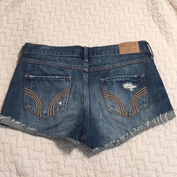 Hollister Shorts: Denim. Size 27 - Picture 3 of 4